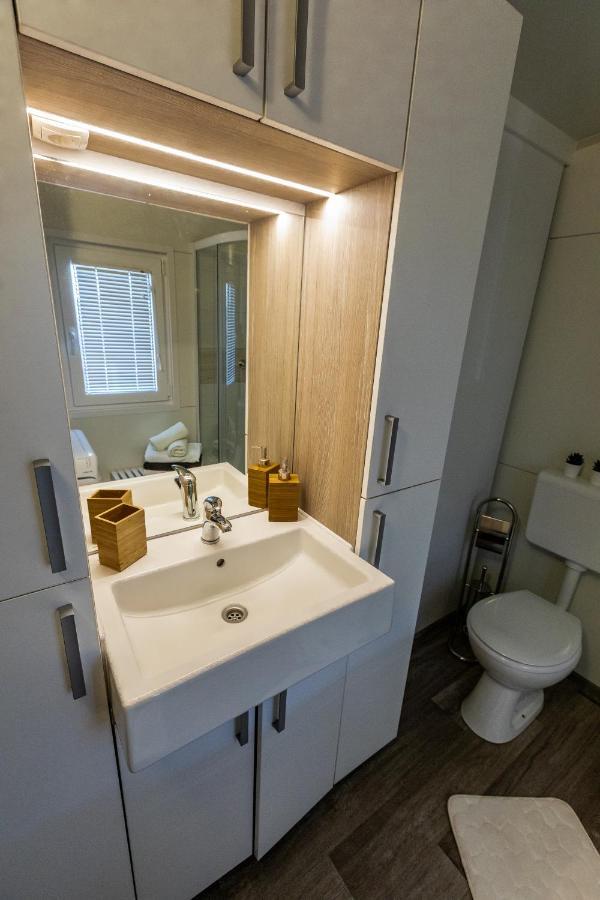 Mobile Home Whit Sea View Lavojesa Drage Zewnętrze zdjęcie