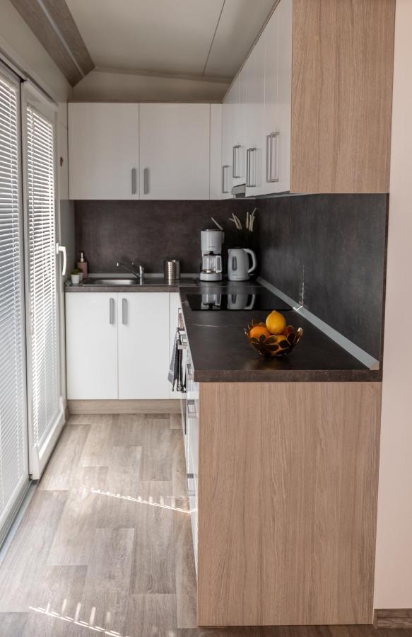 Mobile Home Whit Sea View Lavojesa Drage Zewnętrze zdjęcie